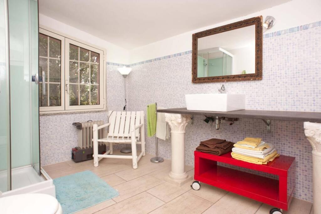 Loft Mansardato Con Giardino E Piscina In Villa Privata Loft With Garden And Swimming Pool In A Private Villa Sestu Ngoại thất bức ảnh